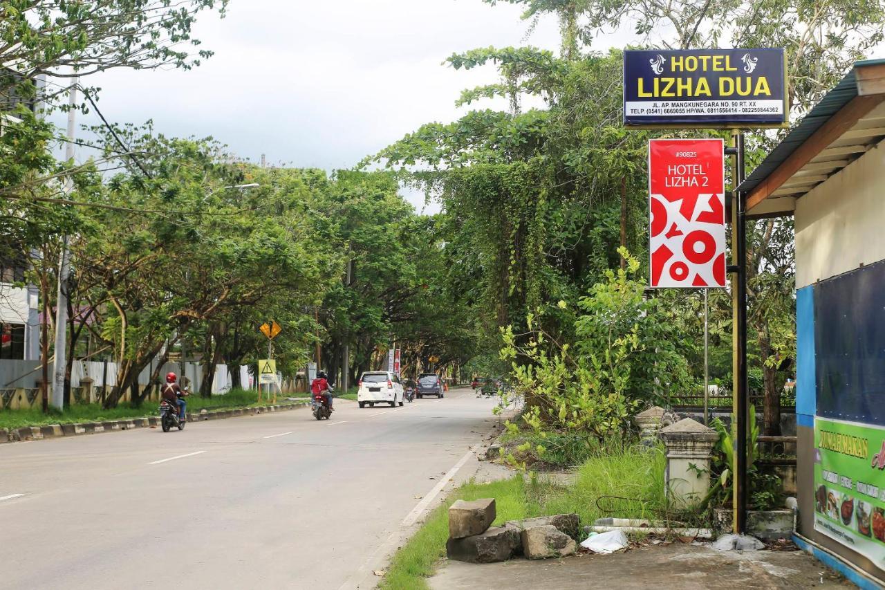 Oyo 90825 Hotel Lizha 2 Samarinda Bagian luar foto