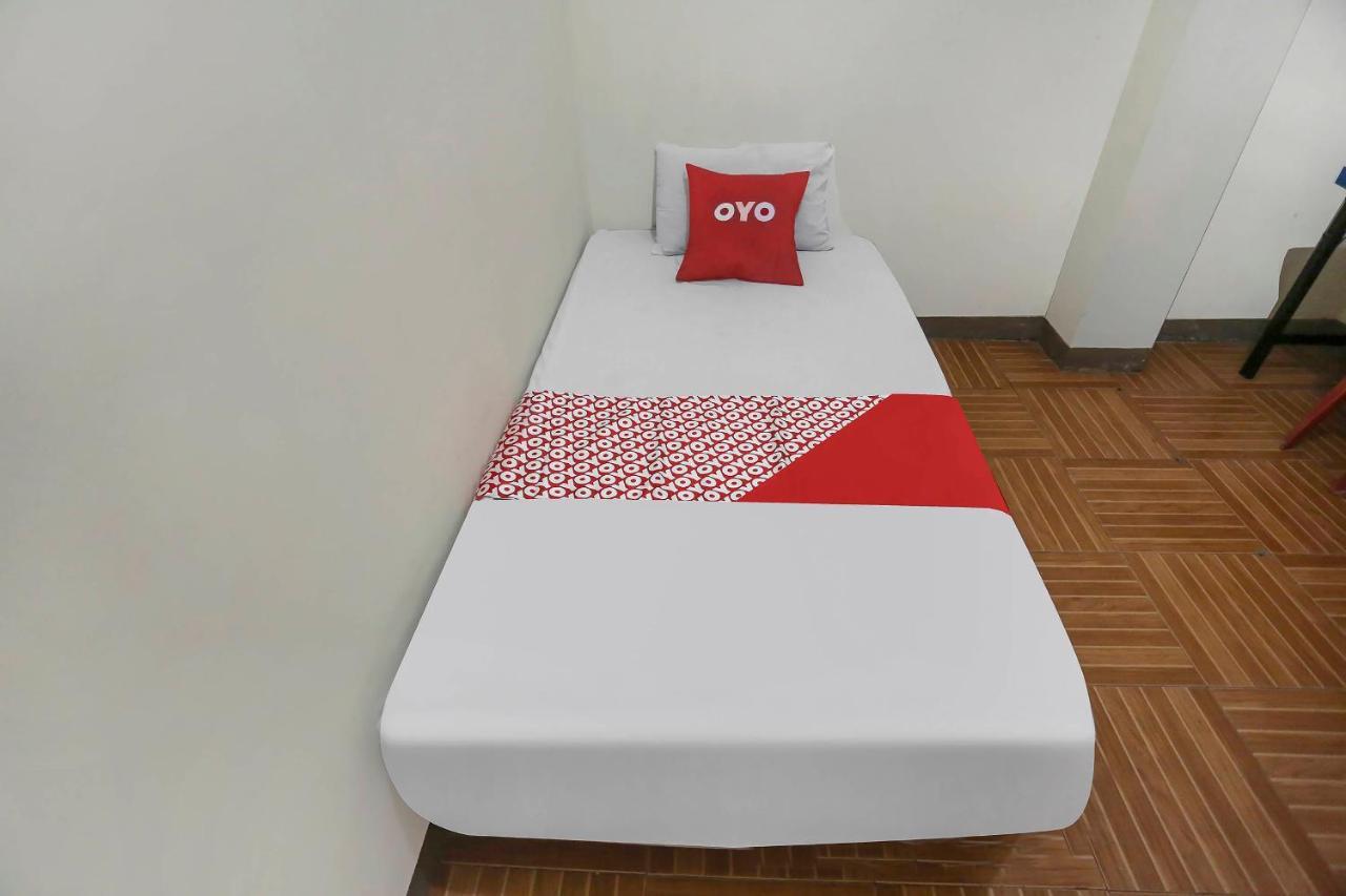 Oyo 90825 Hotel Lizha 2 Samarinda Bagian luar foto